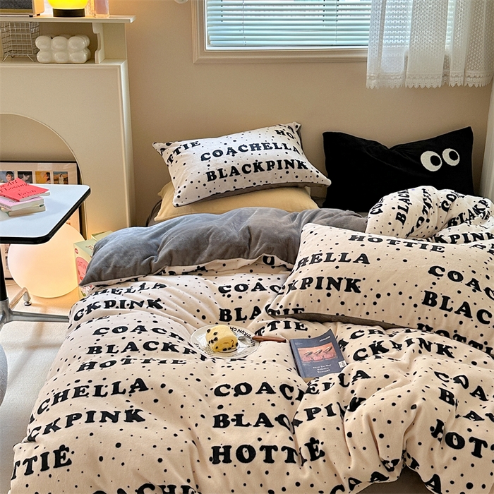 91家纺网 家纺一手货源 找家纺 时年家纺 2023新款牛奶绒印花系列套件 简约风格 甜酷-米