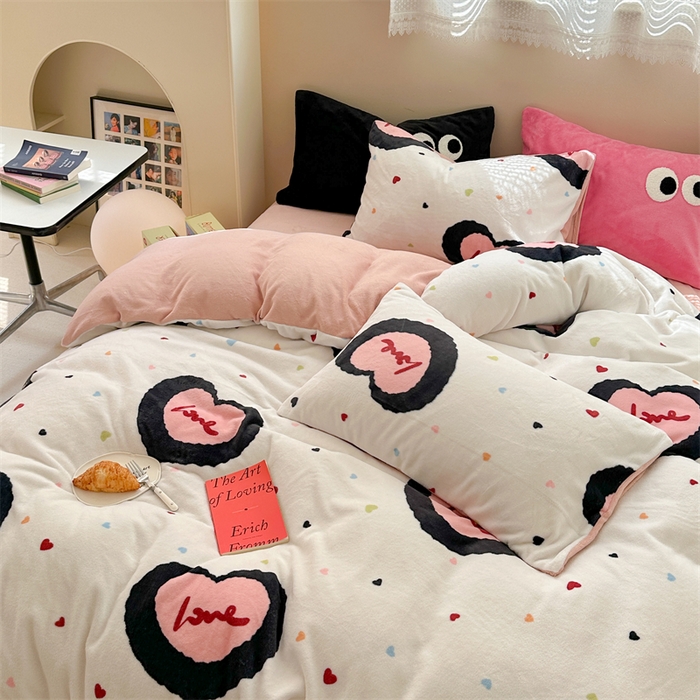 91家纺网 家纺一手货源 找家纺 时年家纺 2023新款牛奶绒印花系列套件 简约风格 多巴胺