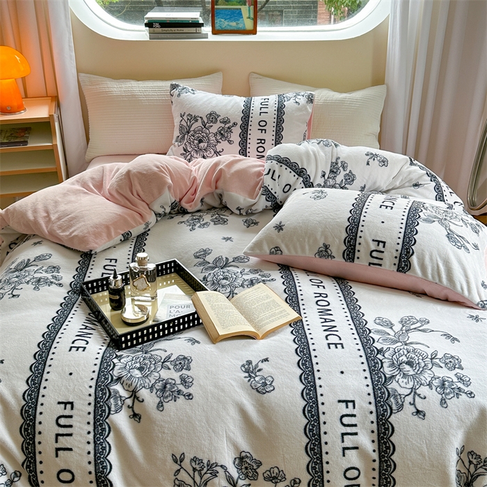 91家纺网 家纺一手货源 找家纺 2023新款牛奶绒印花系列套件 花卉风格 罗曼