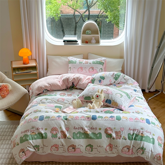 91家纺网 家纺一手货源 找家纺 2023新款牛奶绒印花系列套件 花卉风格 快乐一天