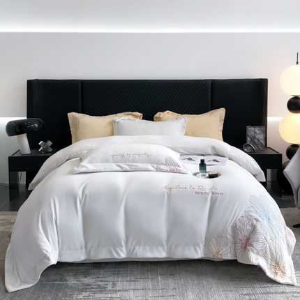 91家纺网 家纺一手货源 找家纺 （总）星蕴家纺 2023新款220克全消光牛奶绒宽边刺绣保暖四件套-绮丽