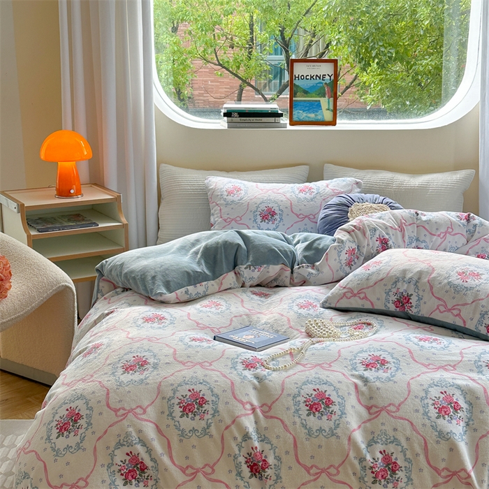 91家纺网 家纺一手货源 找家纺 2023新款牛奶绒印花系列套件 花卉风格 伊莎