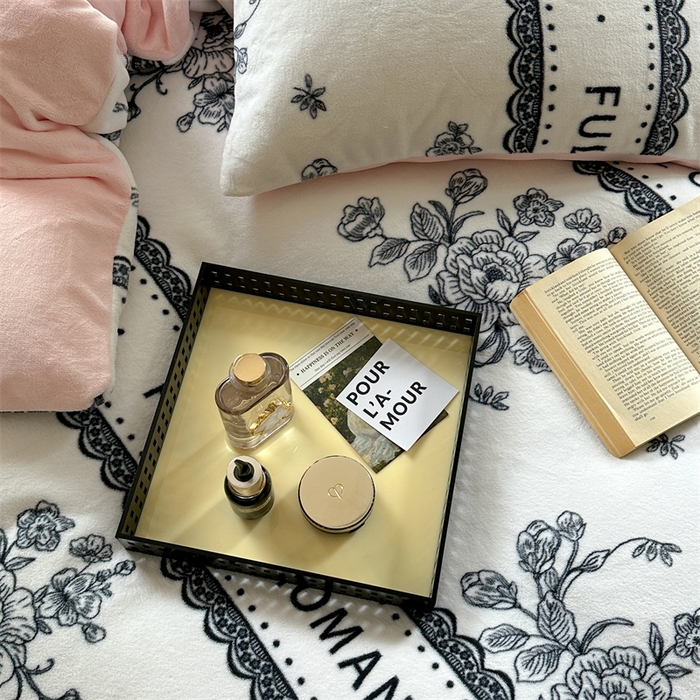 91家纺网 家纺一手货源 找家纺 2023新款牛奶绒印花系列套件 花卉风格 罗曼