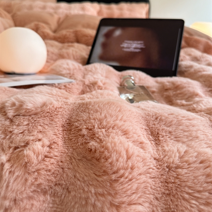 91家纺网 家纺一手货源 找家纺 梦柏家纺 2023新款大兔绒四件套 豆沙