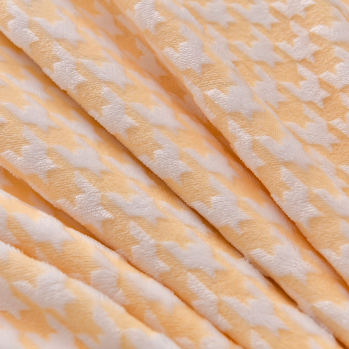 91家纺网 家纺一手货源 找家纺 畅畅家纺 2024新款高克重8斤加厚牛奶绒6D雕花绒印花水晶绒金貂绒法莱绒四件套 千鸟格-奶黄