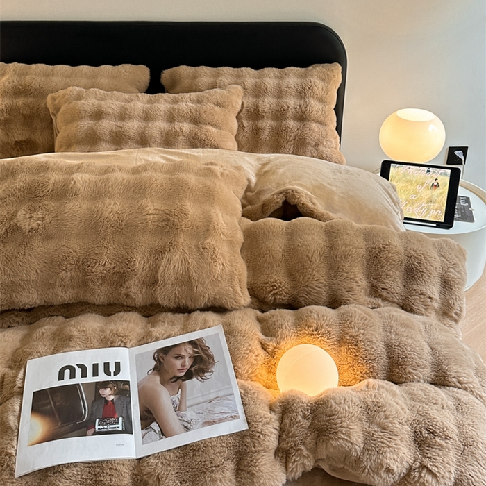 91家纺网 家纺一手货源 找家纺 梦柏家纺 2023新款大兔绒四件套 浅驼