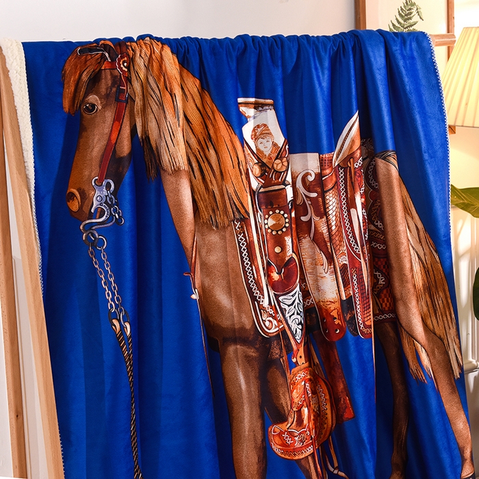 91家纺网 家纺一手货源 找家纺 爵仕家纺 2023新款羊羔绒毯宫廷风骏马系列 蓝马