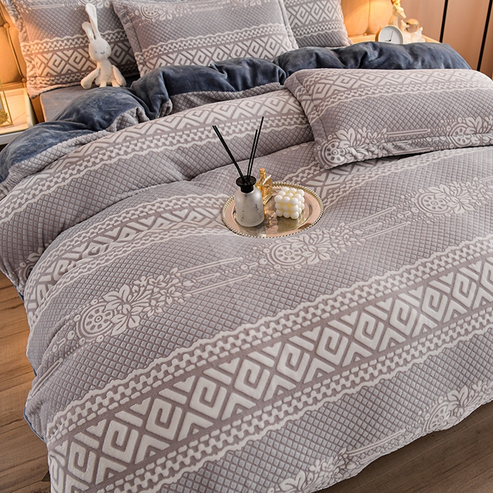 91家纺网 家纺一手货源 找家纺 畅畅家纺 2024新款高克重8斤加厚牛奶绒6D雕花绒印花水晶绒金貂绒法莱绒四件套 小方格灰