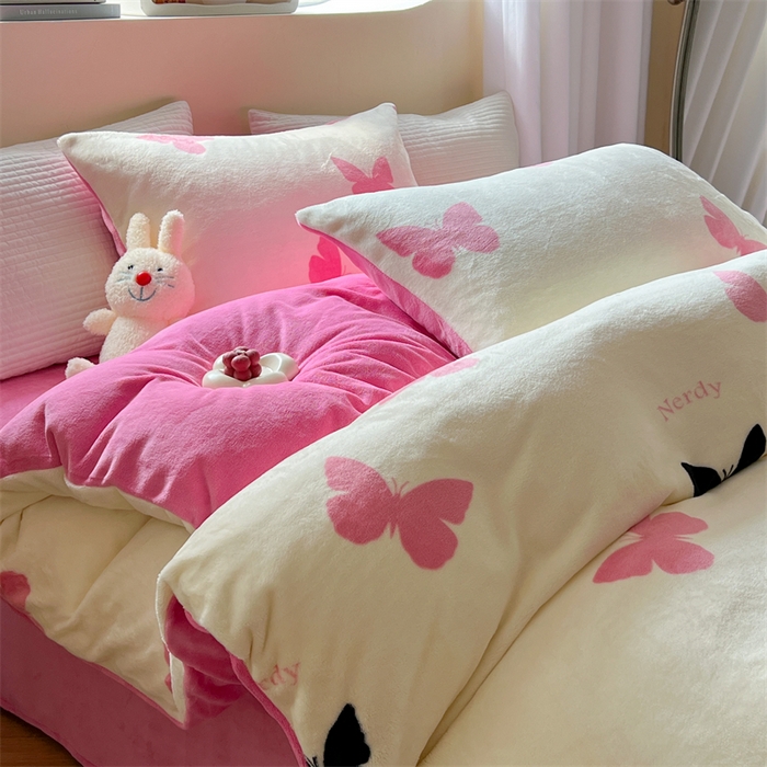 91家纺网 家纺一手货源 找家纺 2023新款牛奶绒印花系列套件 花卉风格 金吉拉