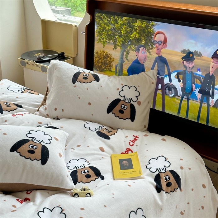 91家纺网 家纺一手货源 找家纺 时年家纺 2023新款牛奶绒印花系列套件 小可爱风格 美食家