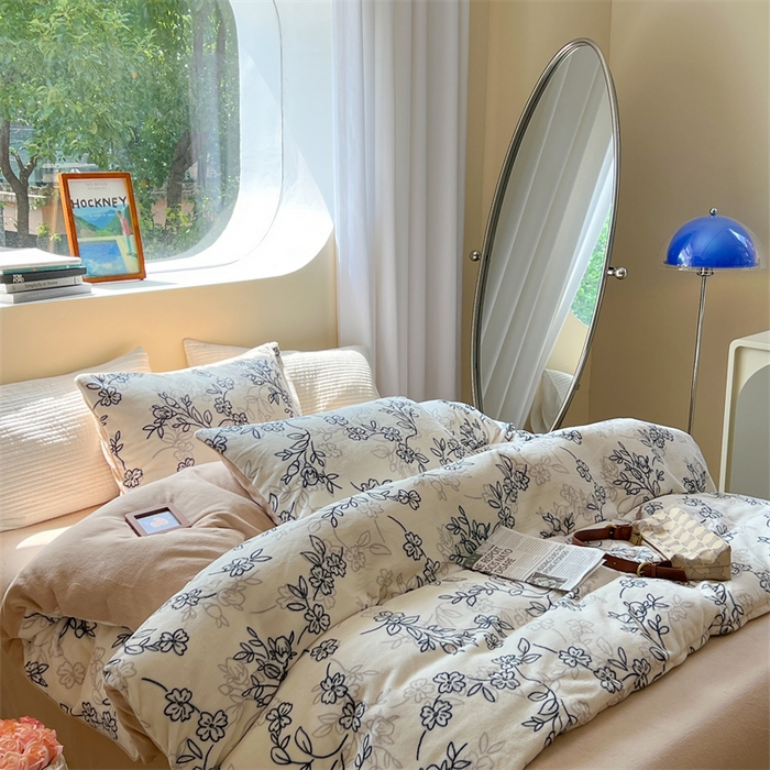 91家纺网 家纺一手货源 找家纺 2023新款牛奶绒印花系列套件 花卉风格 蔓藤