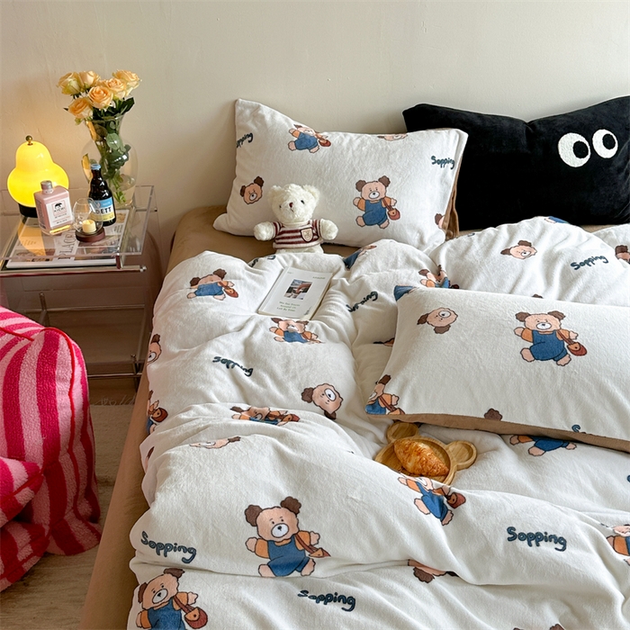 91家纺网 家纺一手货源 找家纺 （总）时年家纺 2023新款牛奶绒印花系列套件 小可爱风格