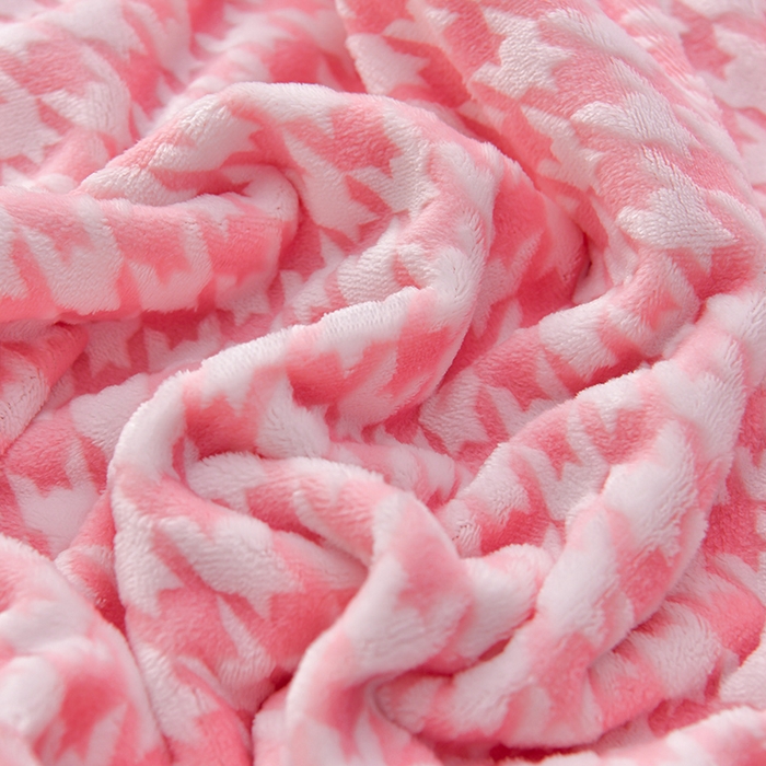 91家纺网 家纺一手货源 找家纺 畅畅家纺 2024新款高克重8斤加厚牛奶绒6D雕花绒印花水晶绒金貂绒法莱绒四件套 千鸟格-粉