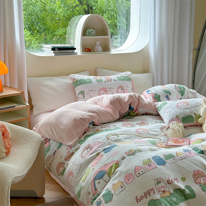 91家纺网 家纺一手货源 找家纺 2023新款牛奶绒印花系列套件 花卉风格 快乐一天