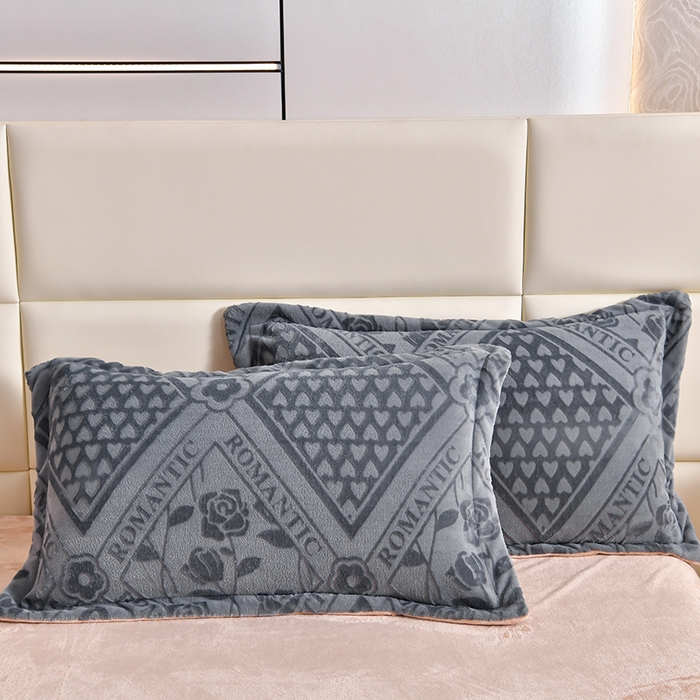 91家纺网 家纺一手货源 找家纺 畅畅家纺 2024新款高克重8斤加厚牛奶绒6D雕花绒印花水晶绒金貂绒法莱绒四件套 欧式风情-灰