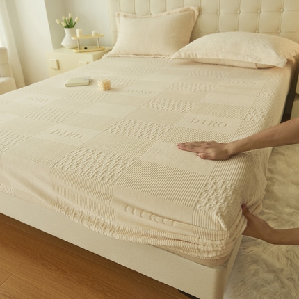 91家纺网 家纺一手货源 找家纺 （总）吾诺家居 2023新款230克立体雕花牛奶绒床笠