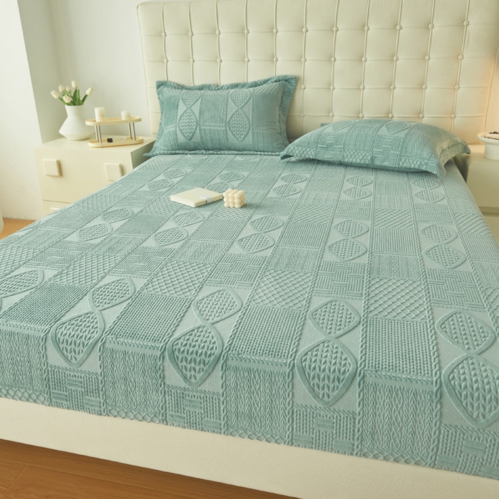 91家纺网 家纺一手货源 找家纺 吾诺家居 2023新款230克立体雕花牛奶绒床笠 毛衣-湖绿