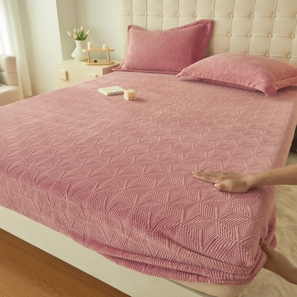 91家纺网 家纺一手货源 找家纺 （总）吾诺家居 2023新款230克立体雕花牛奶绒床笠