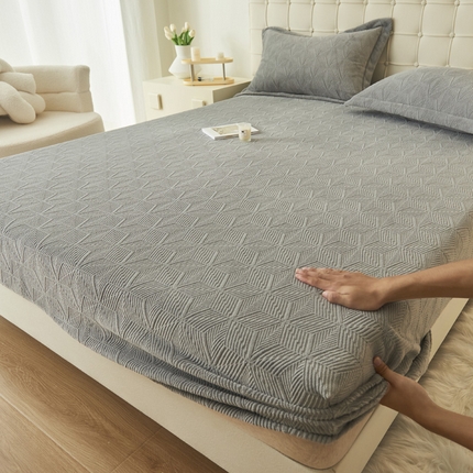 91家纺网 家纺一手货源 找家纺 （总）吾诺家居 2023新款230克立体雕花牛奶绒床笠