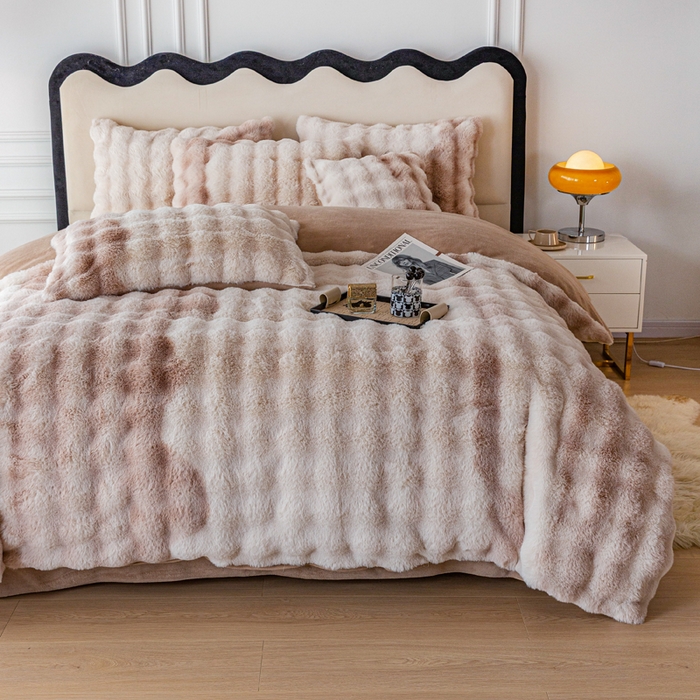 91家纺网 家纺一手货源 找家纺 邦妮家纺2024新款直播爆款兔兔绒兔毛绒渐变色彩色牛奶绒四件套 七彩咖