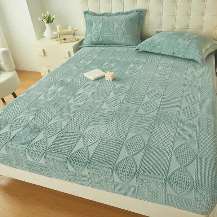 91家纺网 家纺一手货源 找家纺 吾诺家居 2023新款230克立体雕花牛奶绒床笠 毛衣-湖绿