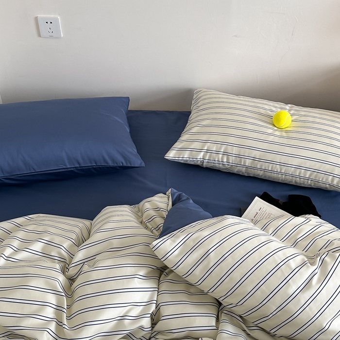 91家纺网 家纺一手货源 找家纺 时年 2023新款100支数码印花条纹四件套 复古米月