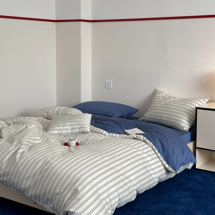 91家纺网 家纺一手货源 找家纺 时年 2023新款100支数码印花条纹四件套 复古米月