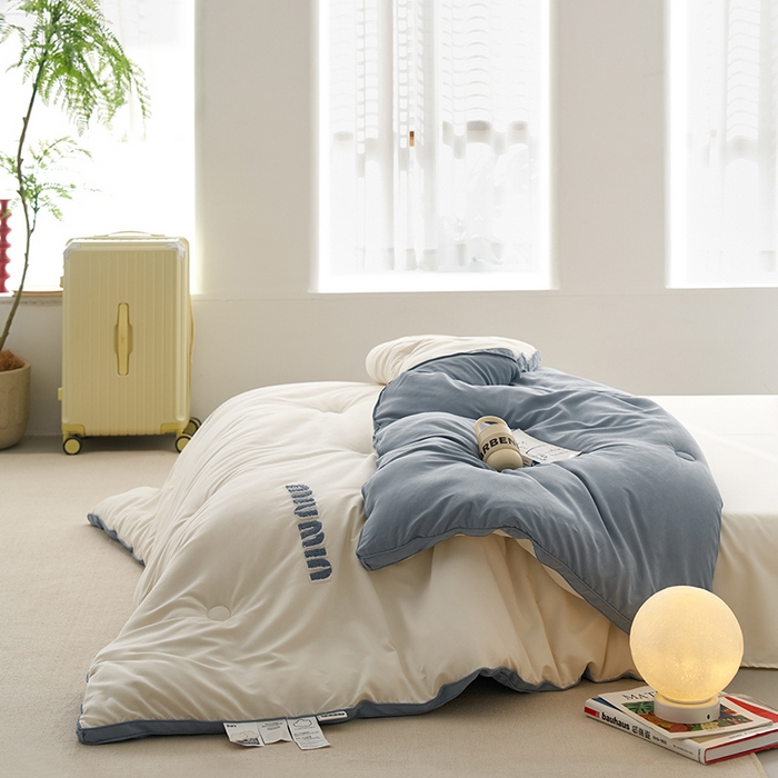 91家纺网 家纺一手货源 找家纺 荔禾家居 2023新款A类毛巾绣多巴胺系大豆被冬被 卡布里蓝