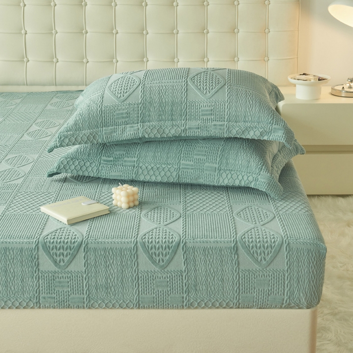 91家纺网 家纺一手货源 找家纺 吾诺家居 2023新款230克立体雕花牛奶绒床笠 毛衣-湖绿