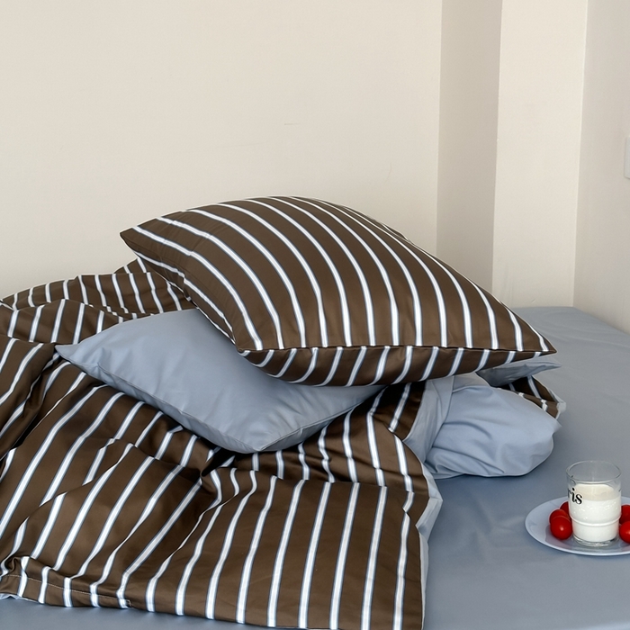 91家纺网 家纺一手货源 找家纺 时年 2023新款100支数码印花条纹四件套 复古摩卡