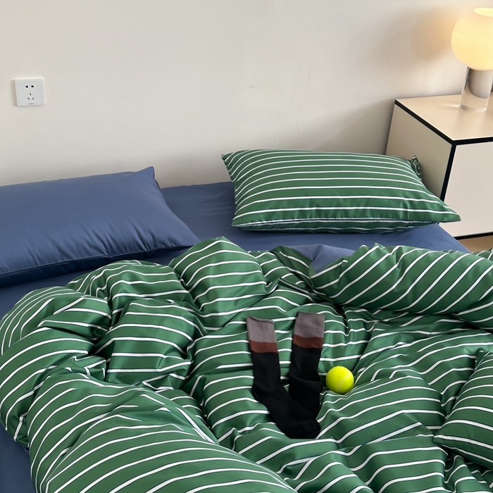 91家纺网 家纺一手货源 找家纺 时年 2023新款100支数码印花条纹四件套 复古墨绿