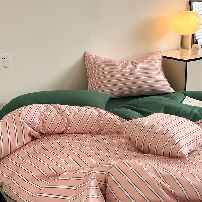 91家纺网 家纺一手货源 找家纺 时年 2023新款100支数码印花条纹四件套 复古白桃