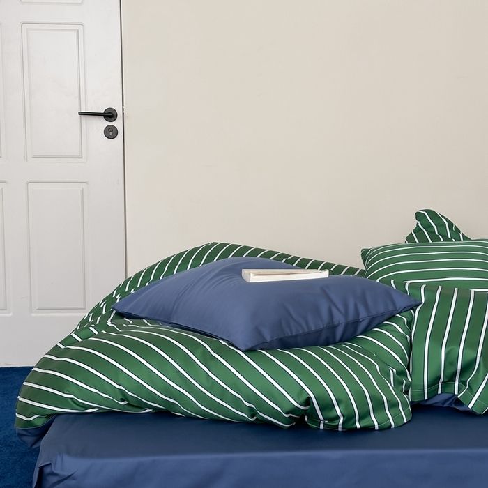 91家纺网 家纺一手货源 找家纺 时年 2023新款100支数码印花条纹四件套 复古墨绿