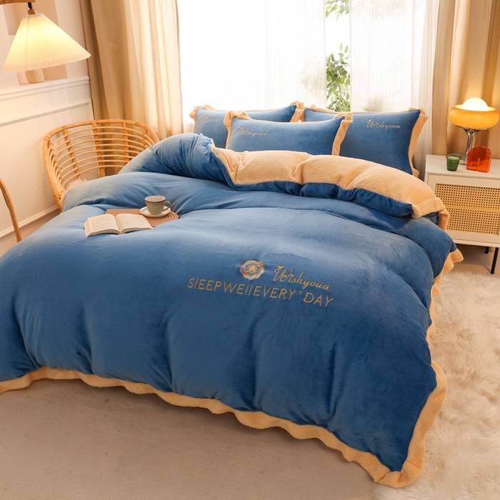 91家纺网 家纺一手货源 找家纺 啊雅家居 2026新款绣花牛奶绒加羊羔绒四件套 克莱因蓝魔加米黄