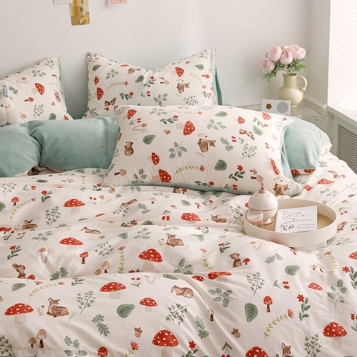 91家纺网 家纺一手货源 找家纺 麦伦家居 2023新款秋冬多功能床品全棉加牛奶绒单被套 蘑菇林