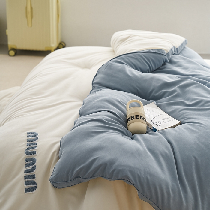 91家纺网 家纺一手货源 找家纺 荔禾家居 2023新款A类毛巾绣多巴胺系大豆被冬被 卡布里蓝