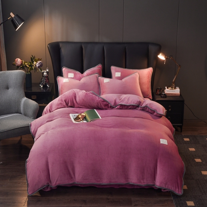 91家纺网 家纺一手货源 找家纺 啊雅家居 2025新款纯色包边双面牛奶绒四件套 包豆沙