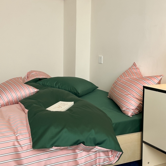 91家纺网 家纺一手货源 找家纺 时年 2023新款100支数码印花条纹四件套 复古白桃