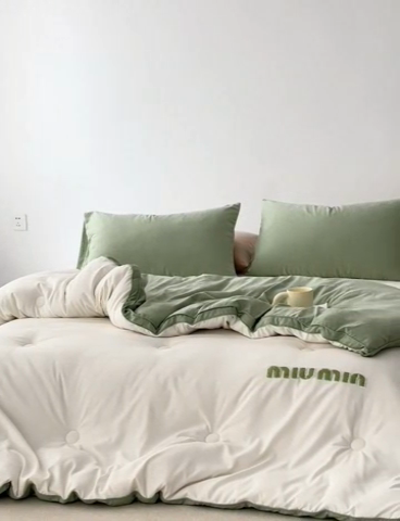 91家纺网 家纺一手货源 找家纺 荔禾家居 2023新款A类毛巾绣多巴胺系大豆被冬被 抹茶星冰