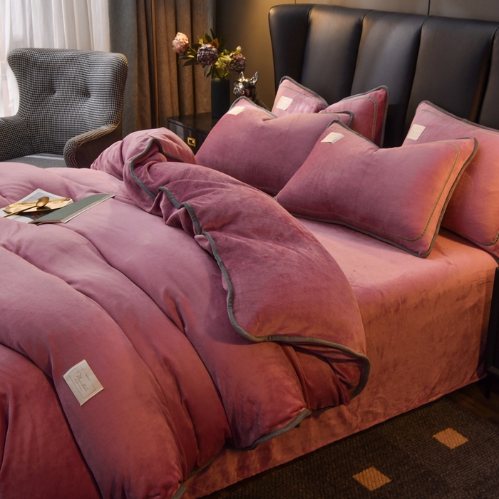 91家纺网 家纺一手货源 找家纺 啊雅家居 2025新款纯色包边双面牛奶绒四件套 包豆沙