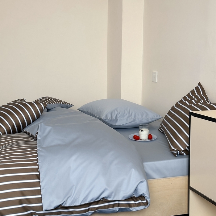 91家纺网 家纺一手货源 找家纺 时年 2023新款100支数码印花条纹四件套 复古摩卡