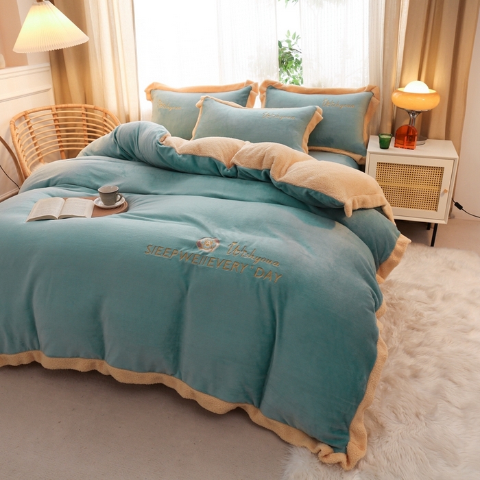 91家纺网 家纺一手货源 找家纺 啊雅家居 2026新款绣花牛奶绒加羊羔绒四件套 水绿加米黄