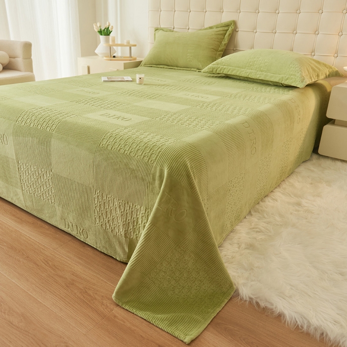 91家纺网 家纺一手货源 找家纺 吾诺家居 2023新款230克立体雕花牛奶绒床单可配三件套 迪若-绿