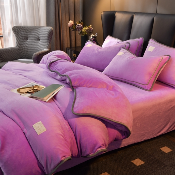91家纺网 家纺一手货源 找家纺 啊雅家居 2026新款纯色包边双面牛奶绒四件套 包紫色