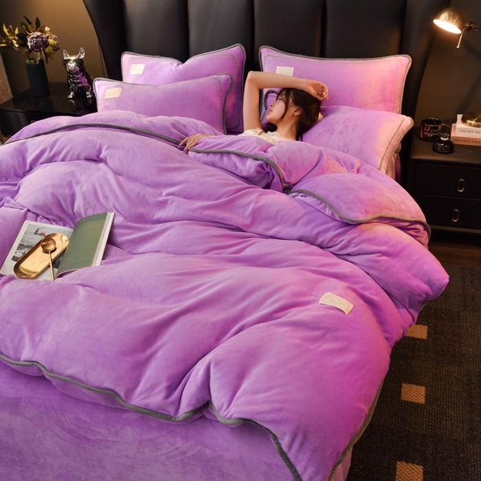 91家纺网 家纺一手货源 找家纺 啊雅家居 2026新款纯色包边双面牛奶绒四件套 包紫色