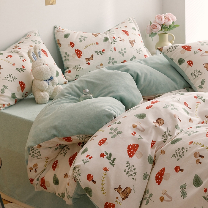 91家纺网 家纺一手货源 找家纺 麦伦家居 2023新款秋冬多功能床品全棉加牛奶绒单被套 蘑菇林