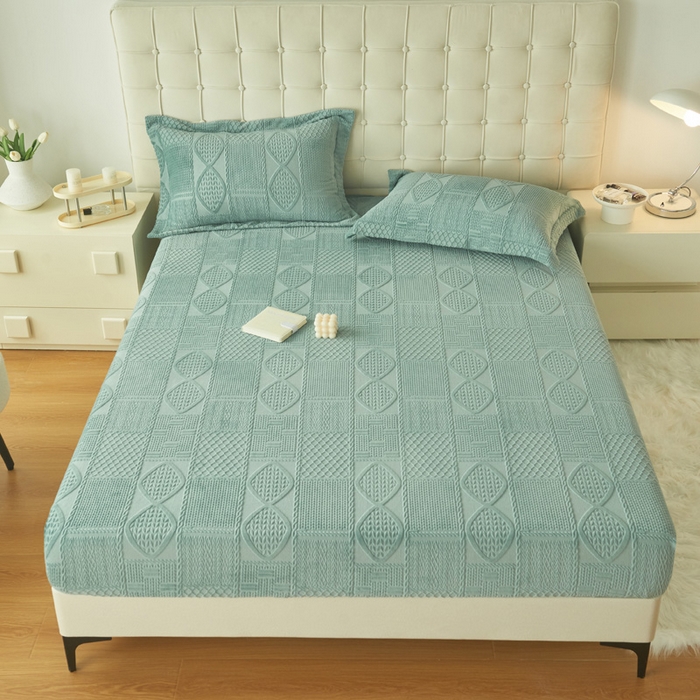 91家纺网 家纺一手货源 找家纺 吾诺家居 2023新款230克立体雕花牛奶绒床笠 毛衣-湖绿