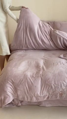 91家纺网 家纺一手货源 找家纺 馨蕊家居 2023新款300克极细腻超柔煦暖绒进口导电丝四件套-花恋 花恋-初夏粉