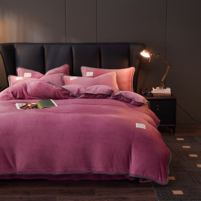 91家纺网 家纺一手货源 找家纺 啊雅家居 2025新款纯色包边双面牛奶绒四件套 包豆沙