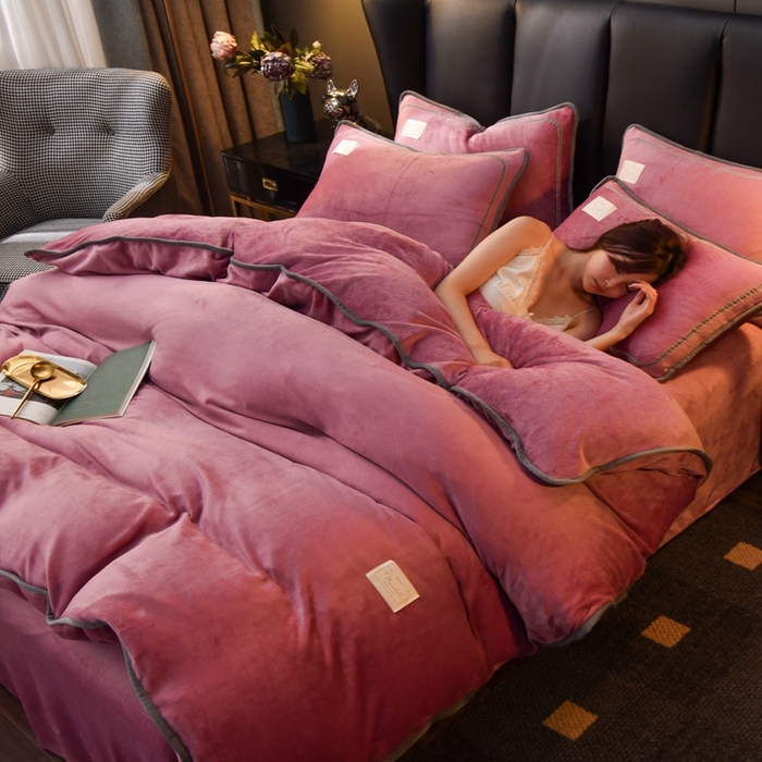 91家纺网 家纺一手货源 找家纺 啊雅家居 2025新款纯色包边双面牛奶绒四件套 包豆沙